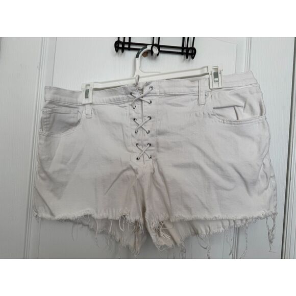Womans Express Shorts plus size 18 - Picture 1 of 4
